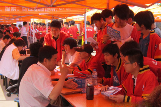 北方汽修学校“以工赈学” 助贫困学生圆梦首都.jpg