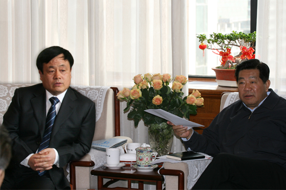 党和国家领导人贾庆林主席三次接见民办教育家曹振峰校长