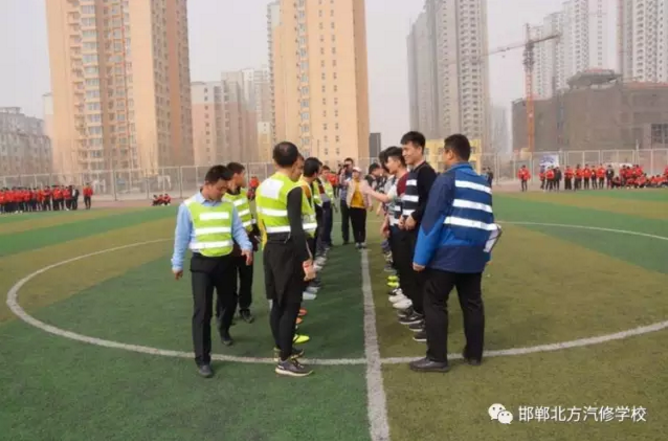 邯郸北方汽修学校足球赛